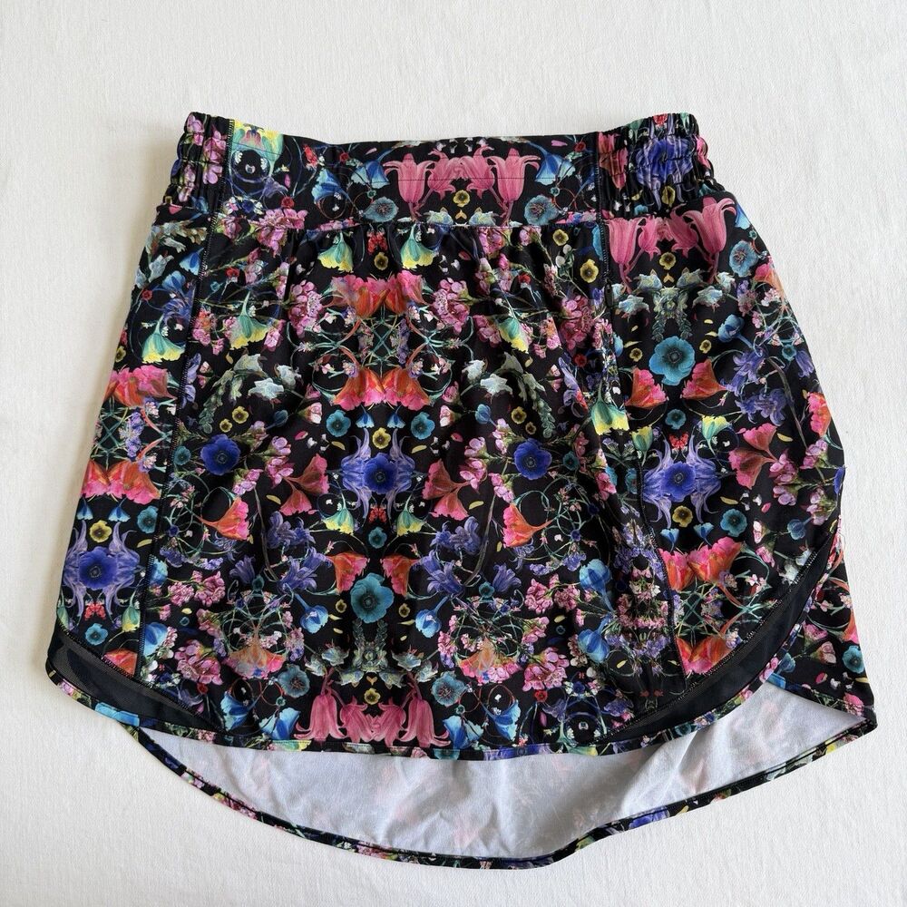 Lululemon Hotty Hot High Rise Skirt Skort Flowerscope Black Size 6
